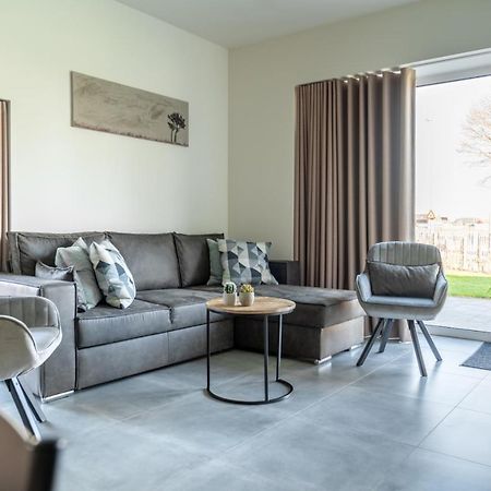 De Hoog Velden 12 Apartment Pelt Bagian luar foto